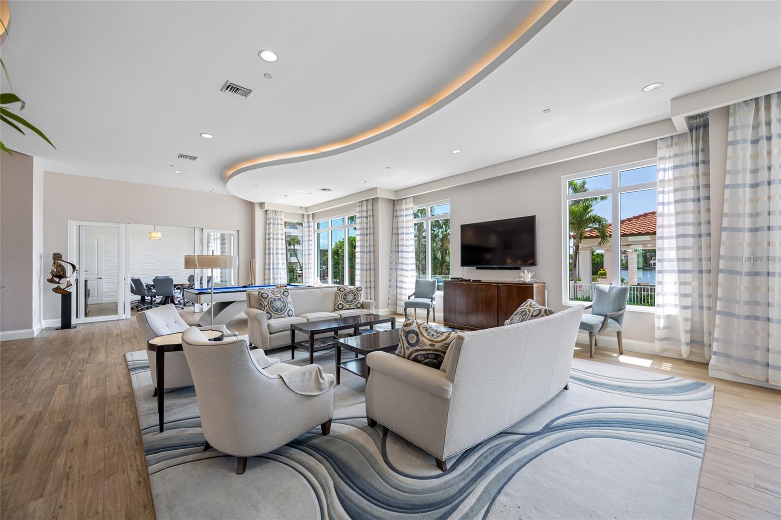 Listing photo id 39 for 1325 Snell Isle Boulevard Ne 810