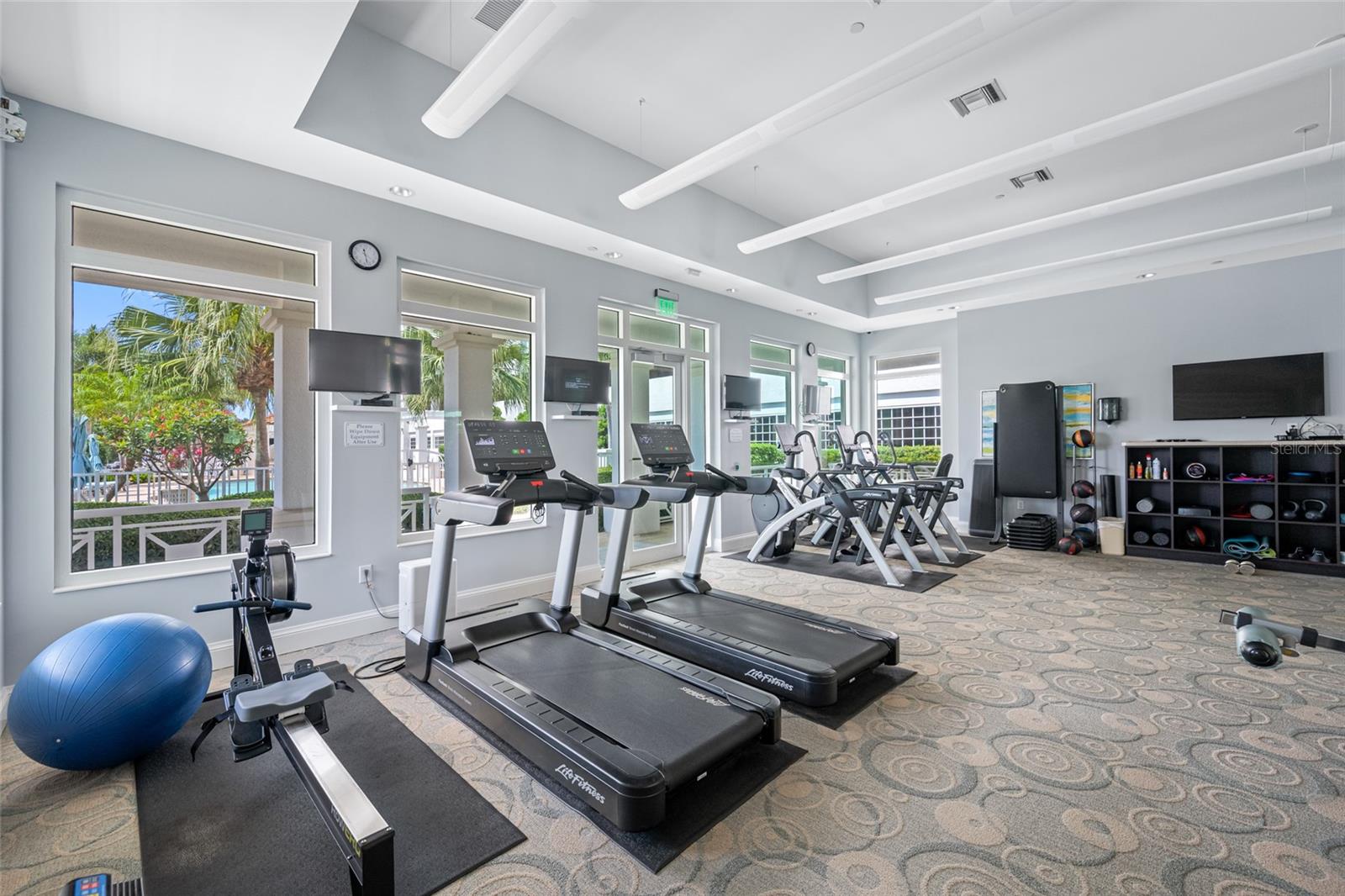 Listing photo id 44 for 1325 Snell Isle Boulevard Ne 810
