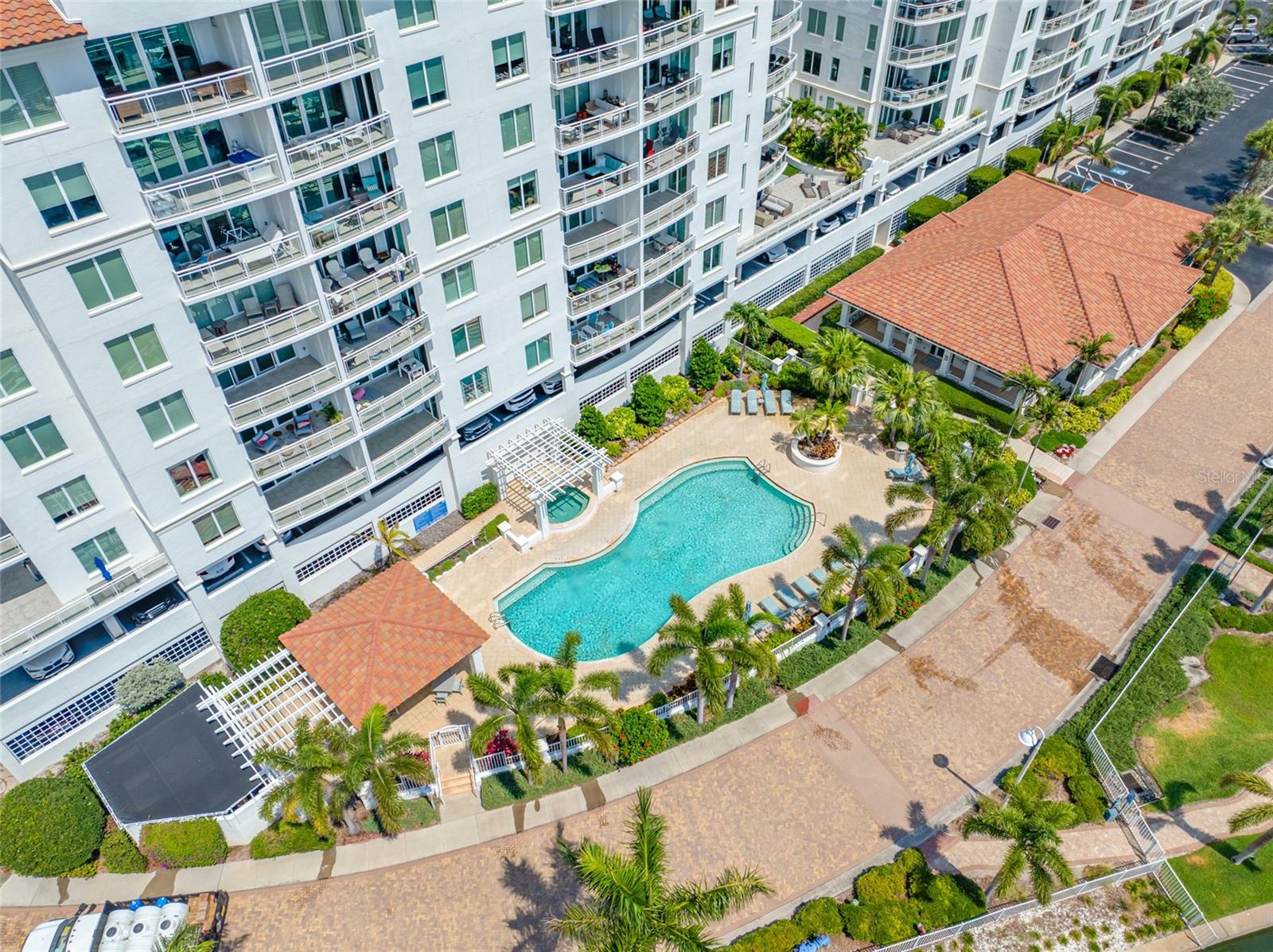 Listing photo id 46 for 1325 Snell Isle Boulevard Ne 810
