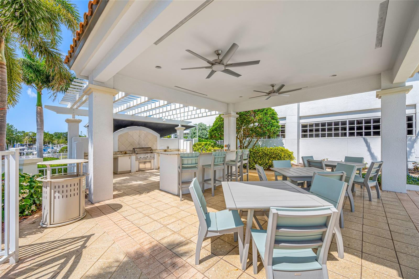 Listing photo id 47 for 1325 Snell Isle Boulevard Ne 810