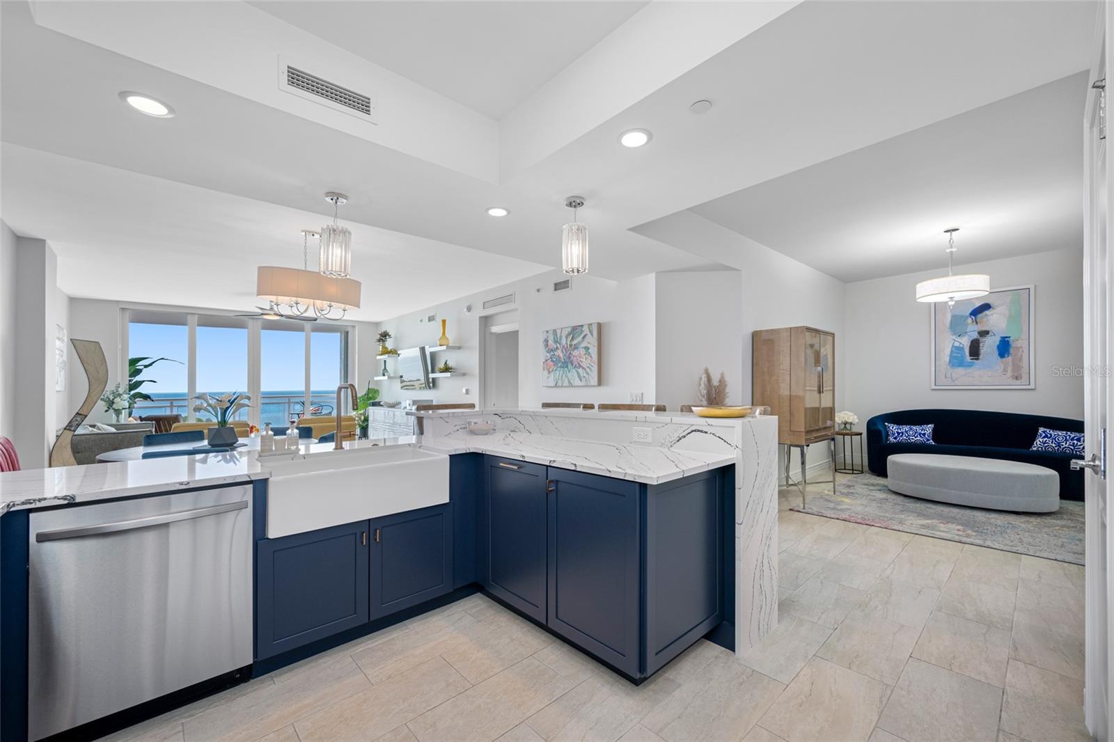 Listing photo id 4 for 1325 Snell Isle Boulevard Ne 810