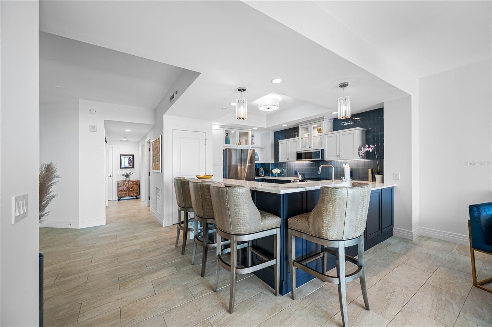 Listing photo id 6 for 1325 Snell Isle Boulevard Ne 810