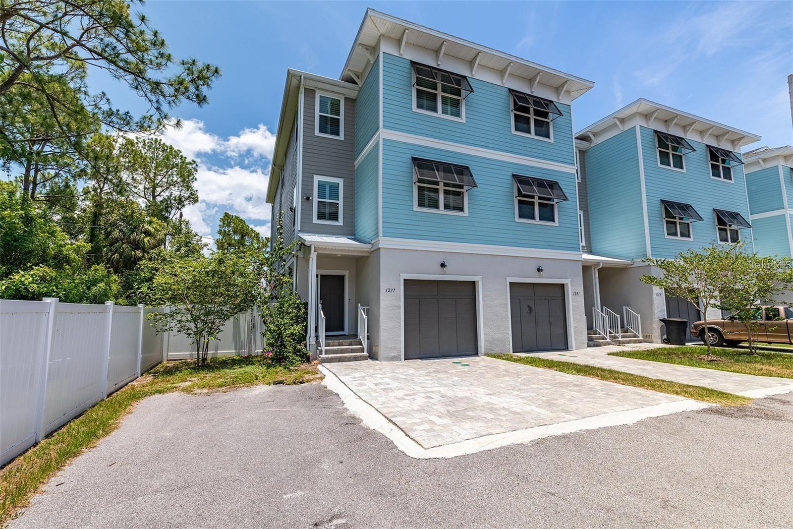 Details for 1237 Savona Drive Ne, ST PETERSBURG, FL 33702
