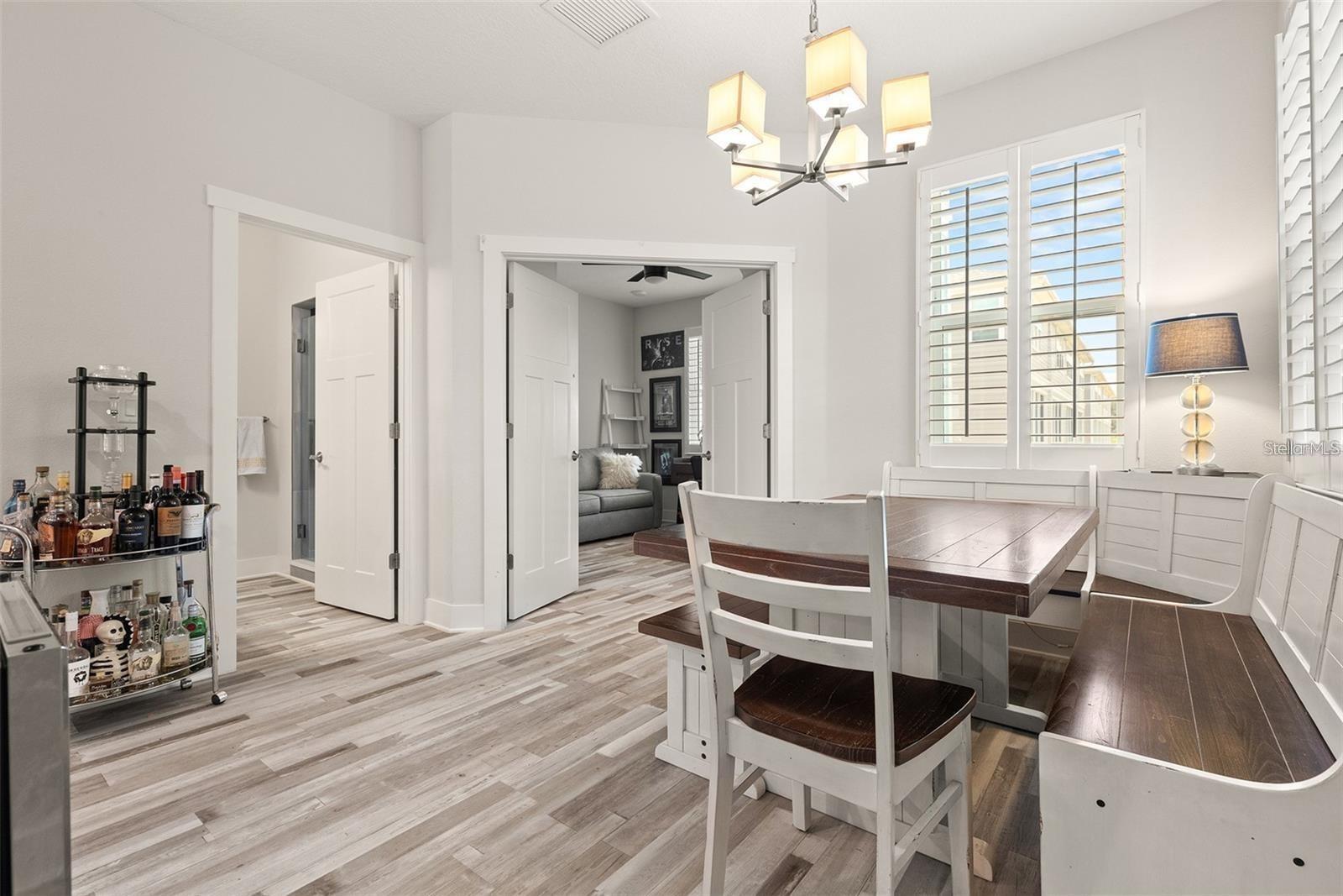 Image 5 of 37 For 1237 Savona Drive Ne