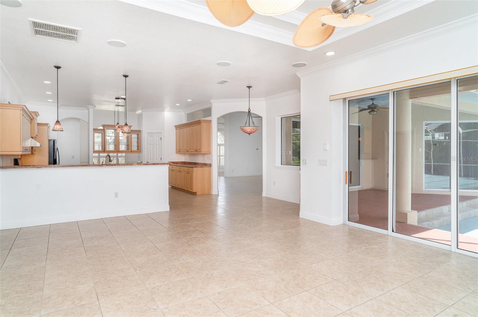 Image 17 of 50 For 6120 9th Avenue Circle Ne