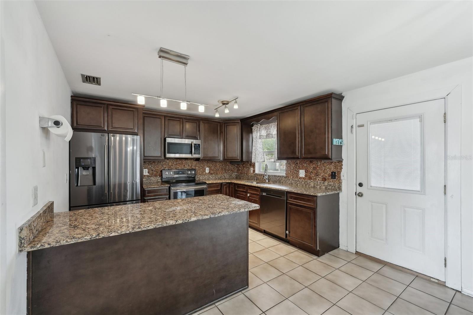 Image 16 of 70 For 503 Holt Circle