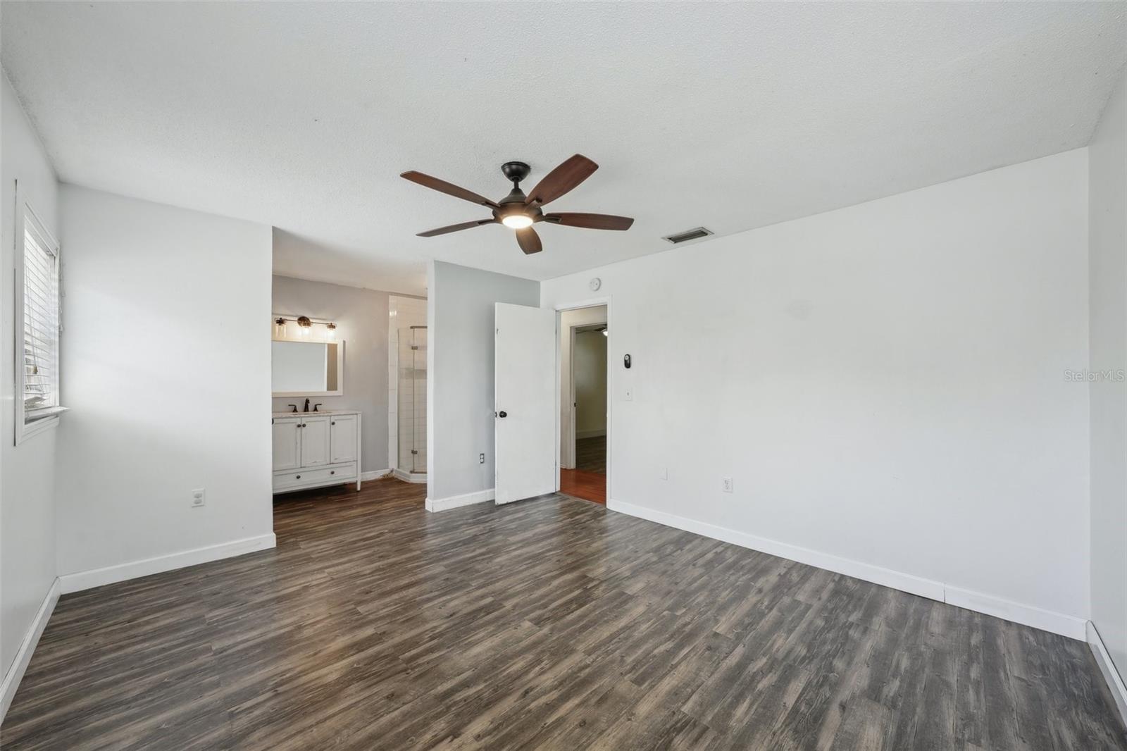 Image 34 of 70 For 503 Holt Circle