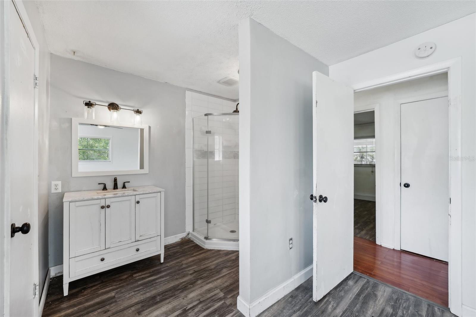 Image 36 of 70 For 503 Holt Circle
