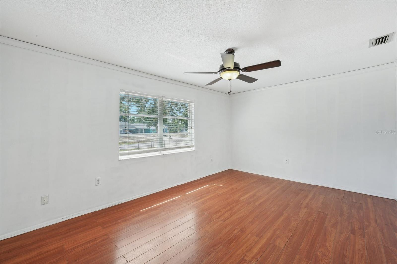 Image 7 of 70 For 503 Holt Circle