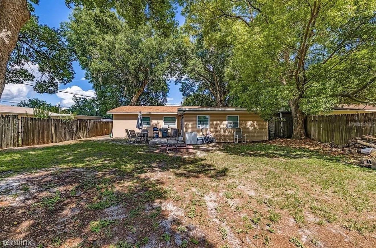 Image 23 of 35 For 5932 Hilltop Lane E