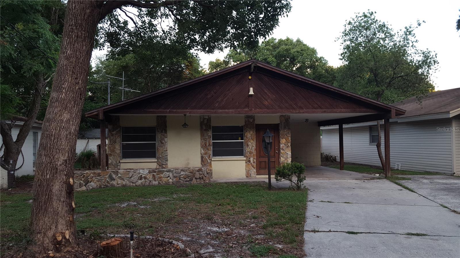 Listing Details for 7111 9th Street, TAMPA, FL 33604