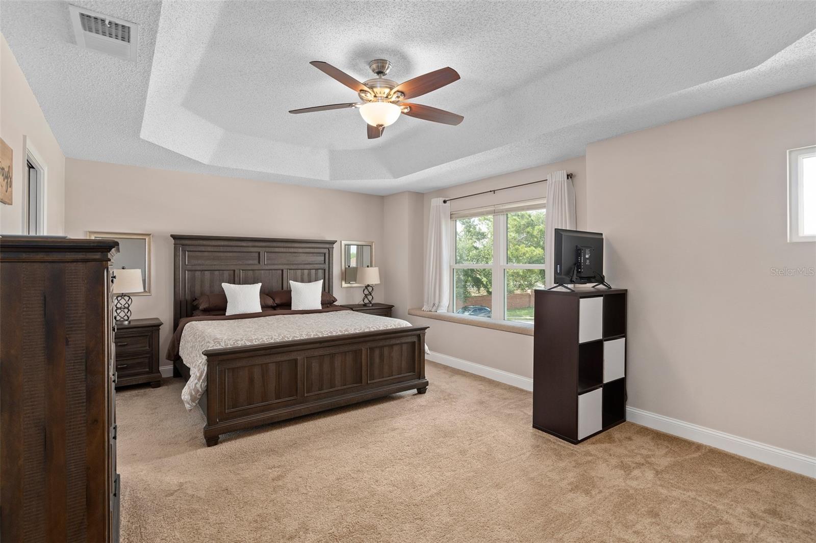Image 17 of 32 For 460 Tess Court