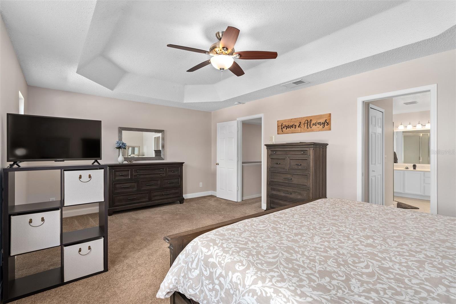 Image 19 of 32 For 460 Tess Court