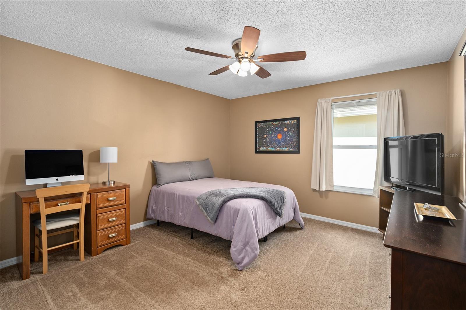 Image 24 of 32 For 460 Tess Court