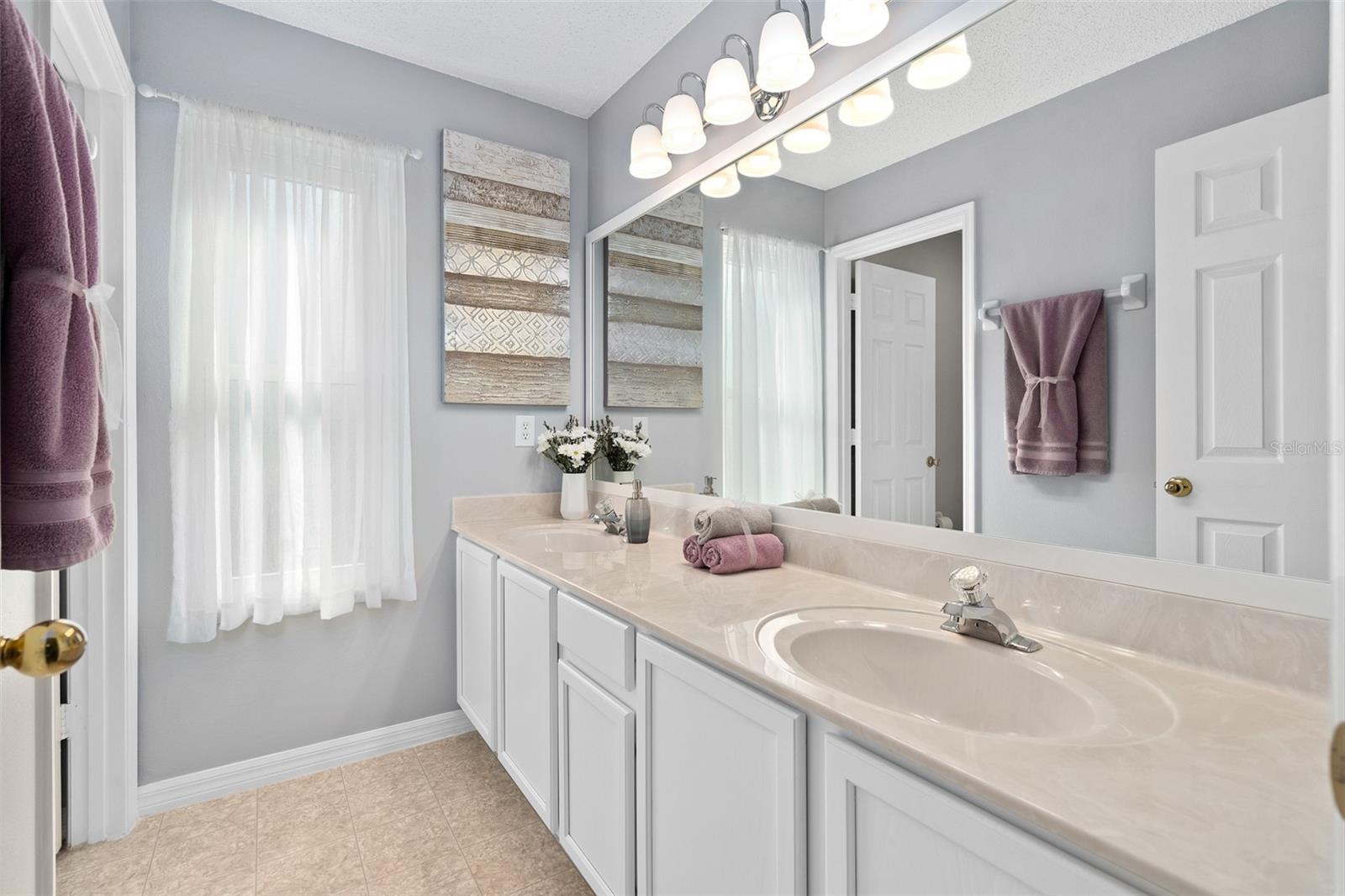 Image 26 of 32 For 460 Tess Court