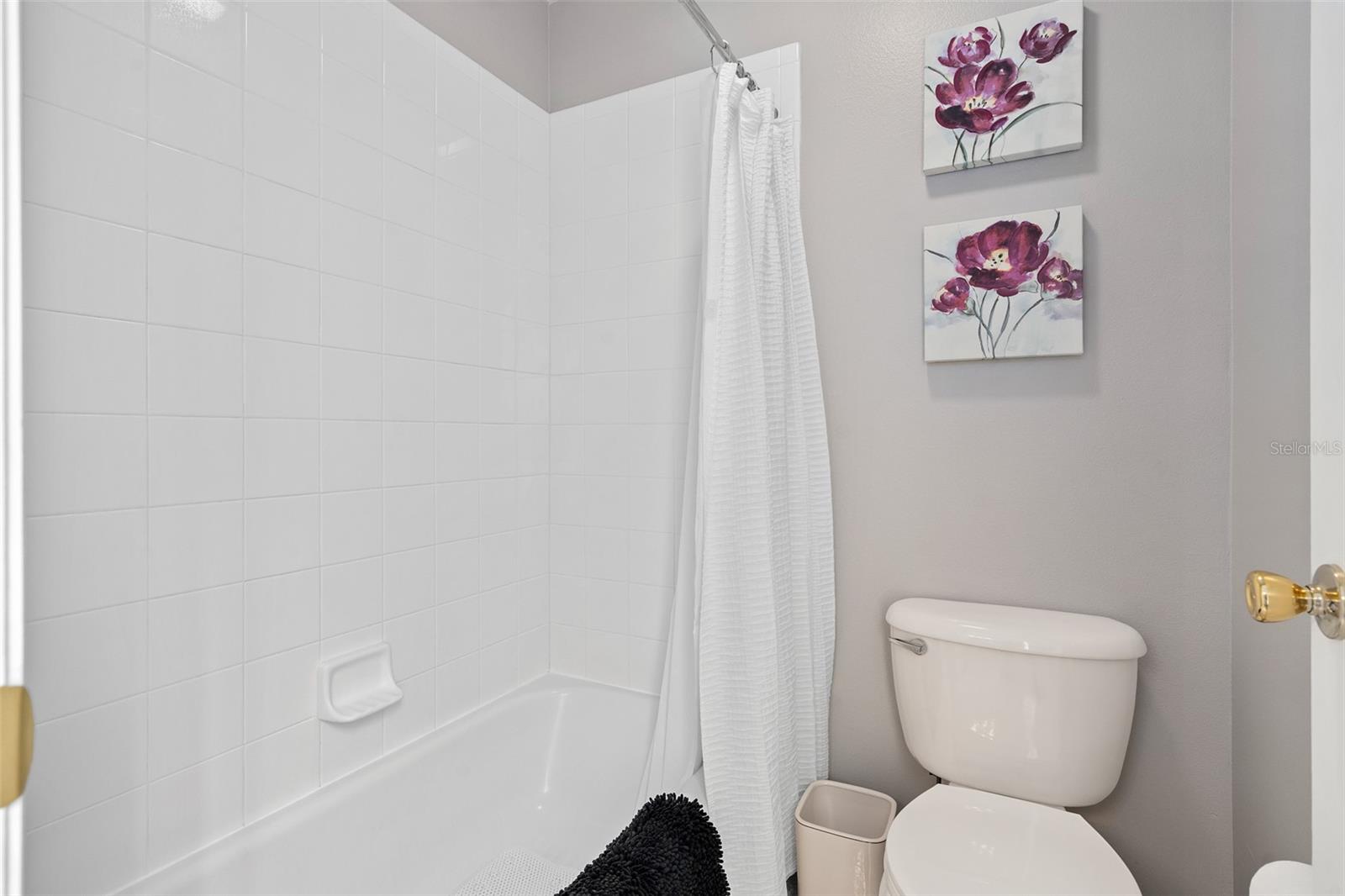 Image 27 of 32 For 460 Tess Court