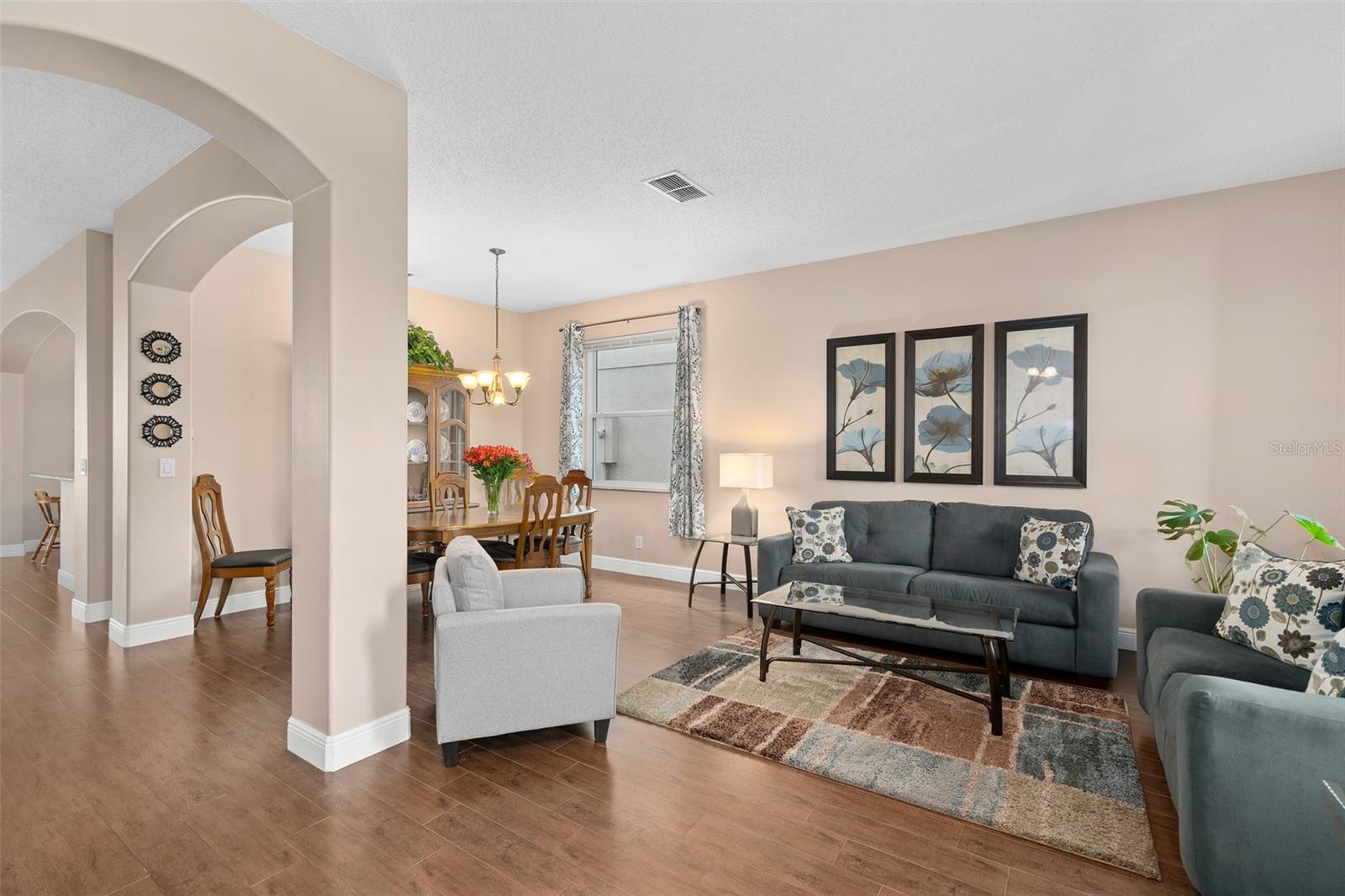 Image 9 of 32 For 460 Tess Court