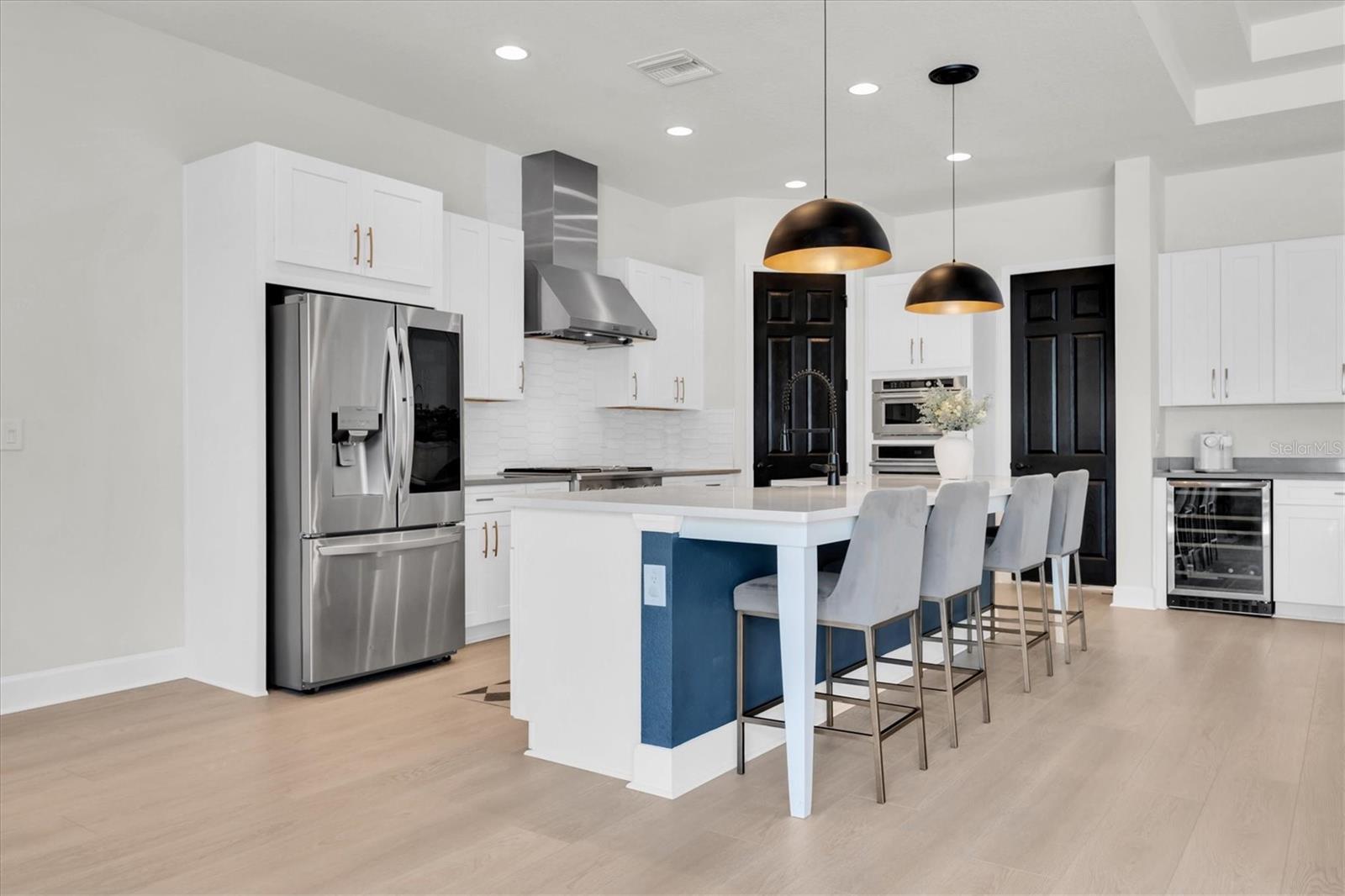 Listing photo id 8 for 3850 Bonfire Drive