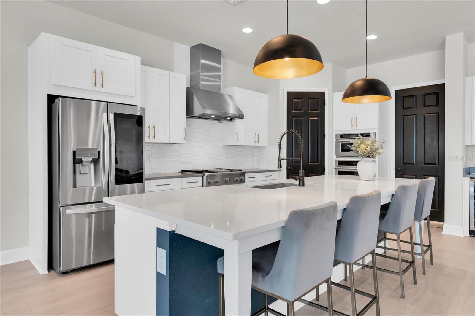 Listing photo id 9 for 3850 Bonfire Drive