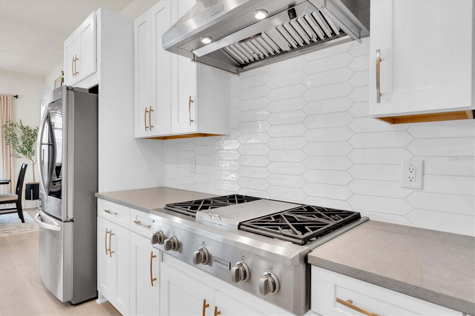 Listing photo id 12 for 3850 Bonfire Drive