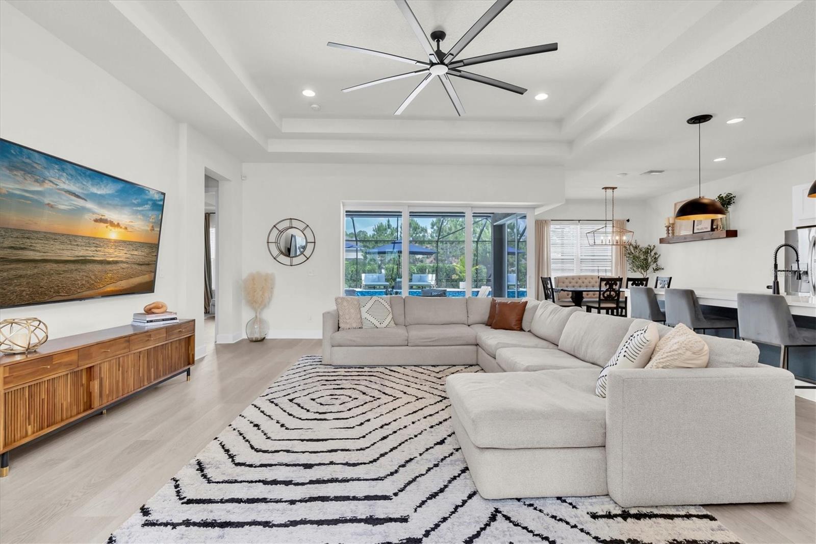 Listing photo id 15 for 3850 Bonfire Drive