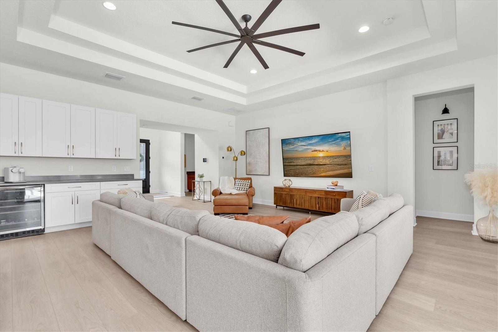 Listing photo id 18 for 3850 Bonfire Drive
