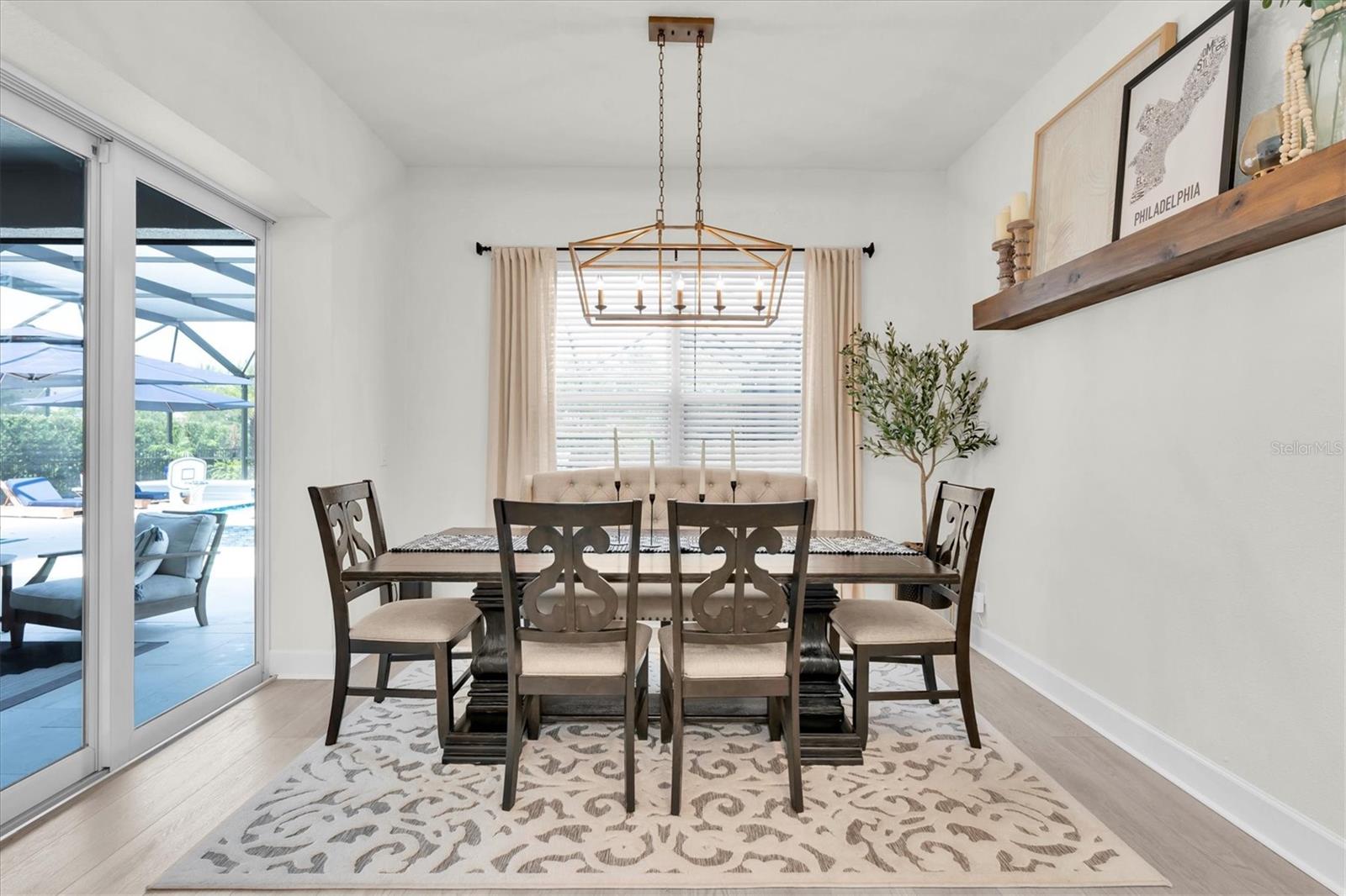 Listing photo id 19 for 3850 Bonfire Drive