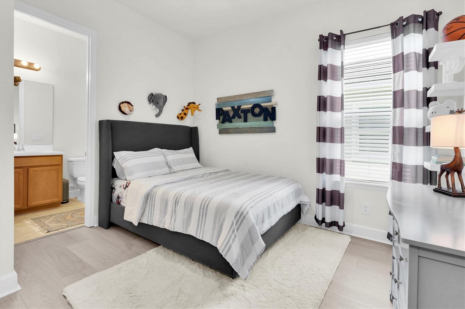Listing photo id 37 for 3850 Bonfire Drive