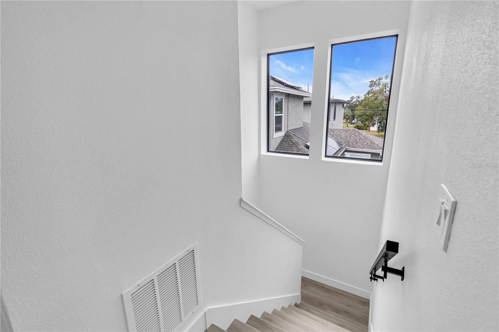 Image 10 of 23 For 1625 9th Avenue N