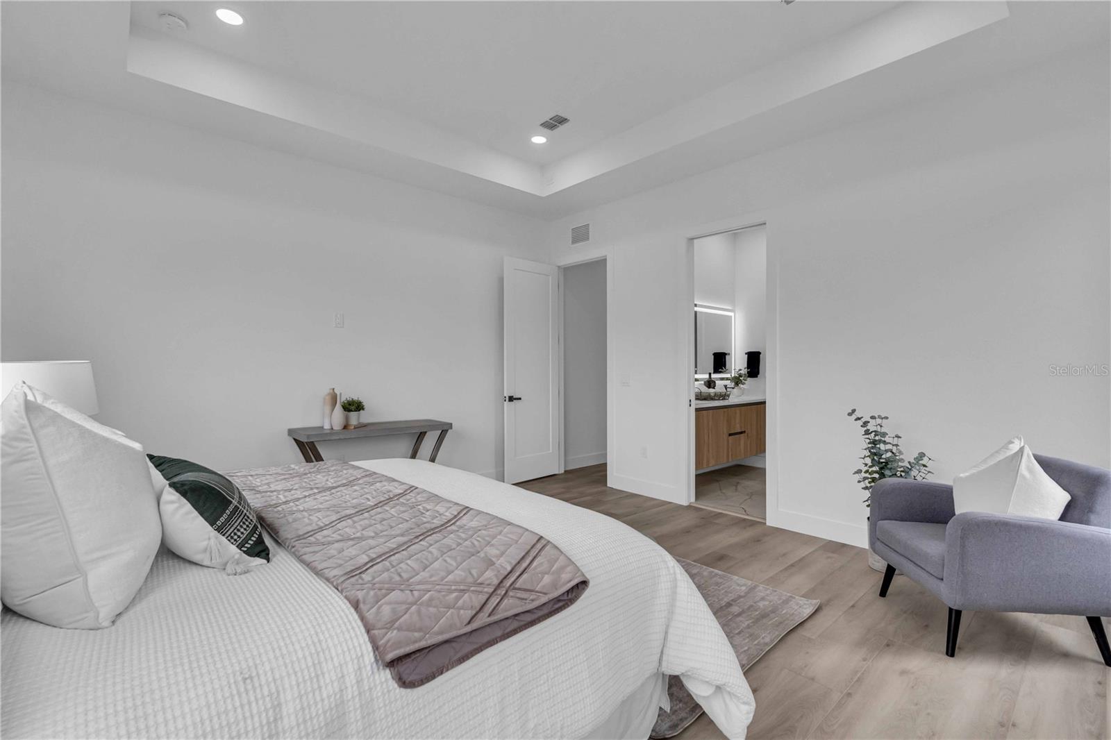 Image 12 of 23 For 1625 9th Avenue N