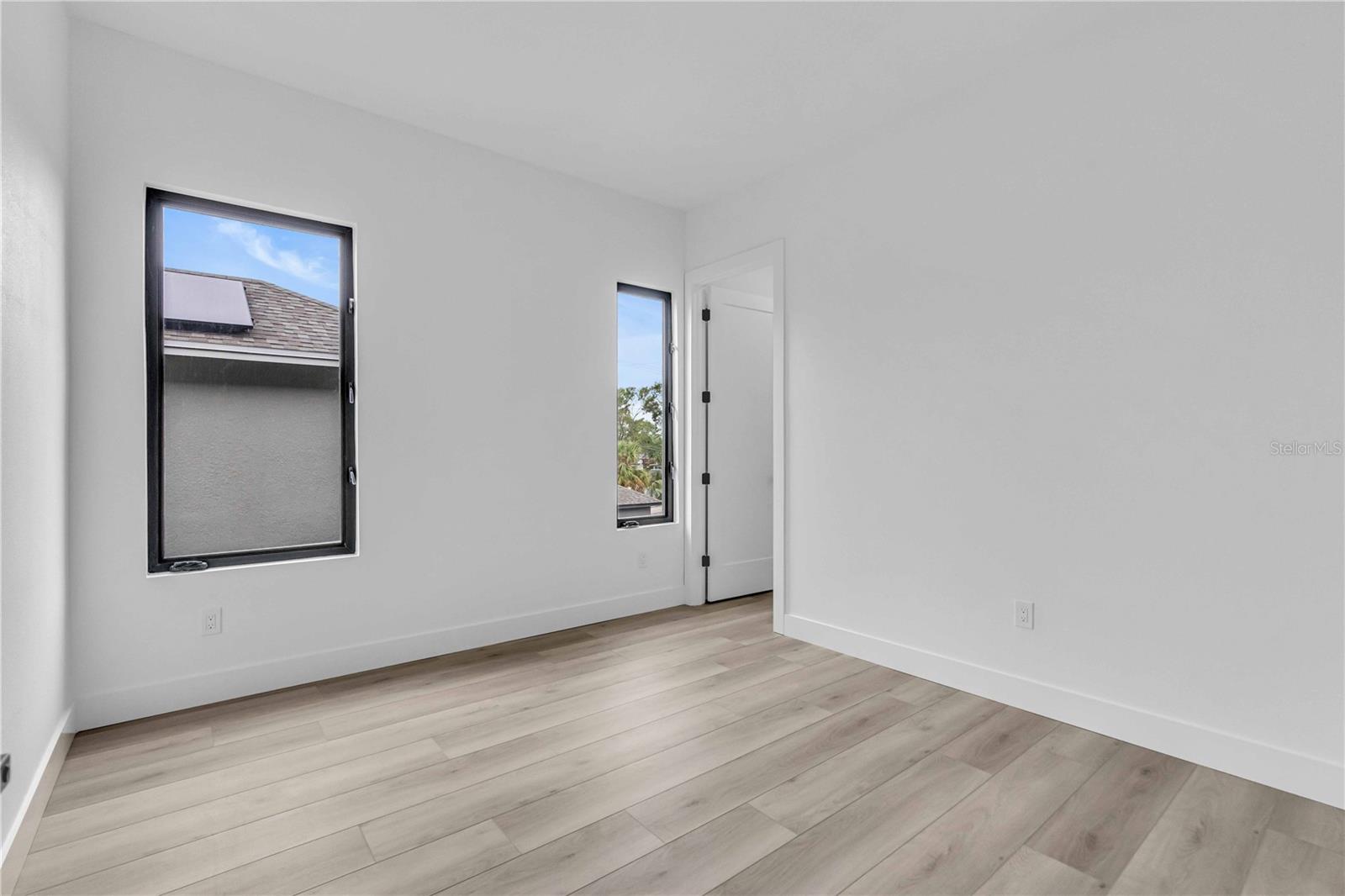 Image 16 of 23 For 1625 9th Avenue N