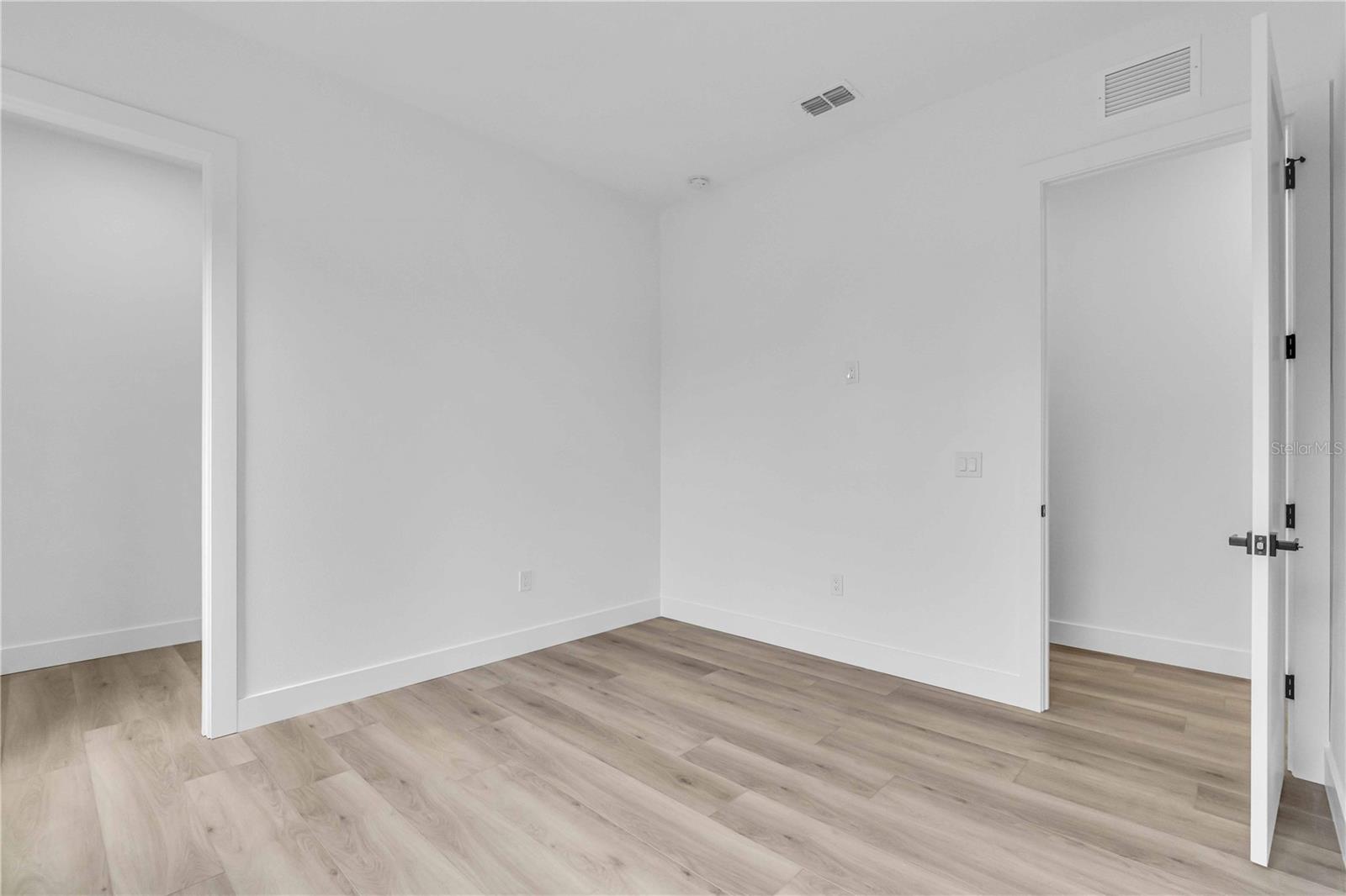 Image 17 of 23 For 1625 9th Avenue N