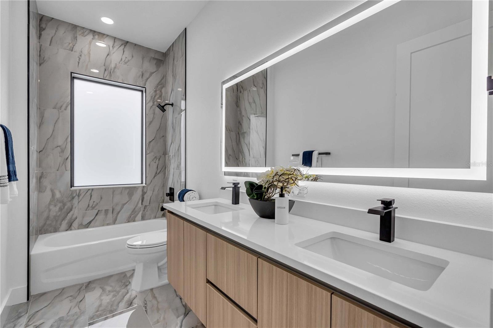 Image 18 of 23 For 1625 9th Avenue N