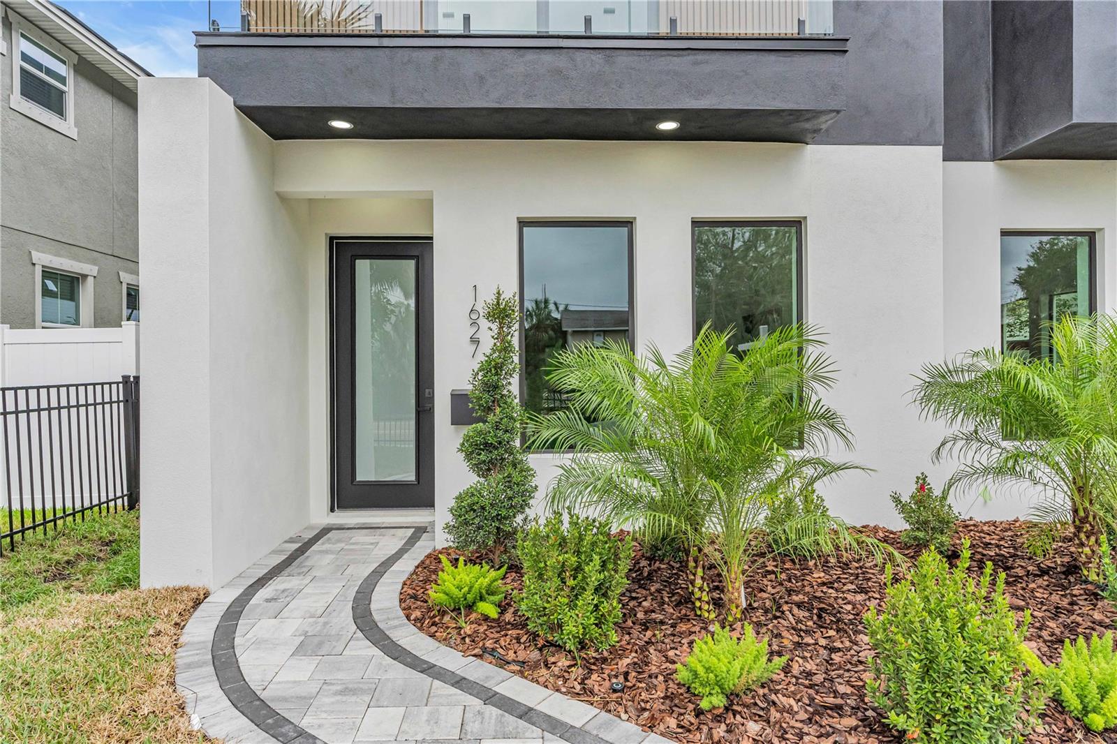 Image 2 of 23 For 1625 9th Avenue N