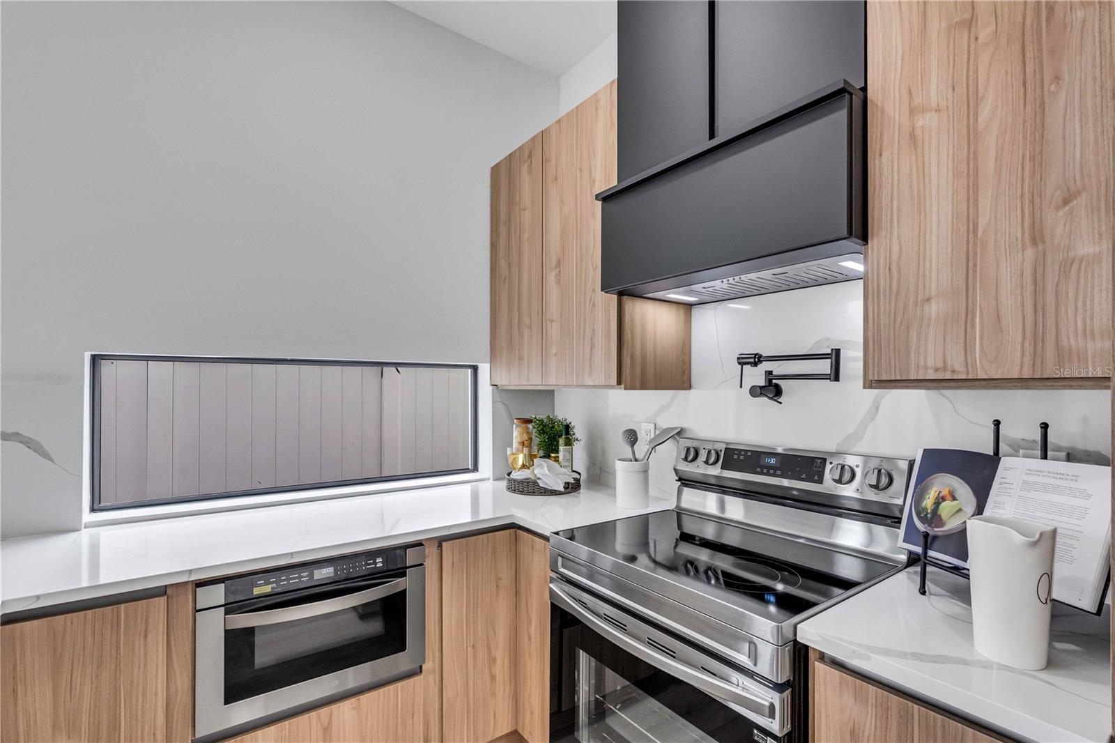 Image 7 of 23 For 1625 9th Avenue N