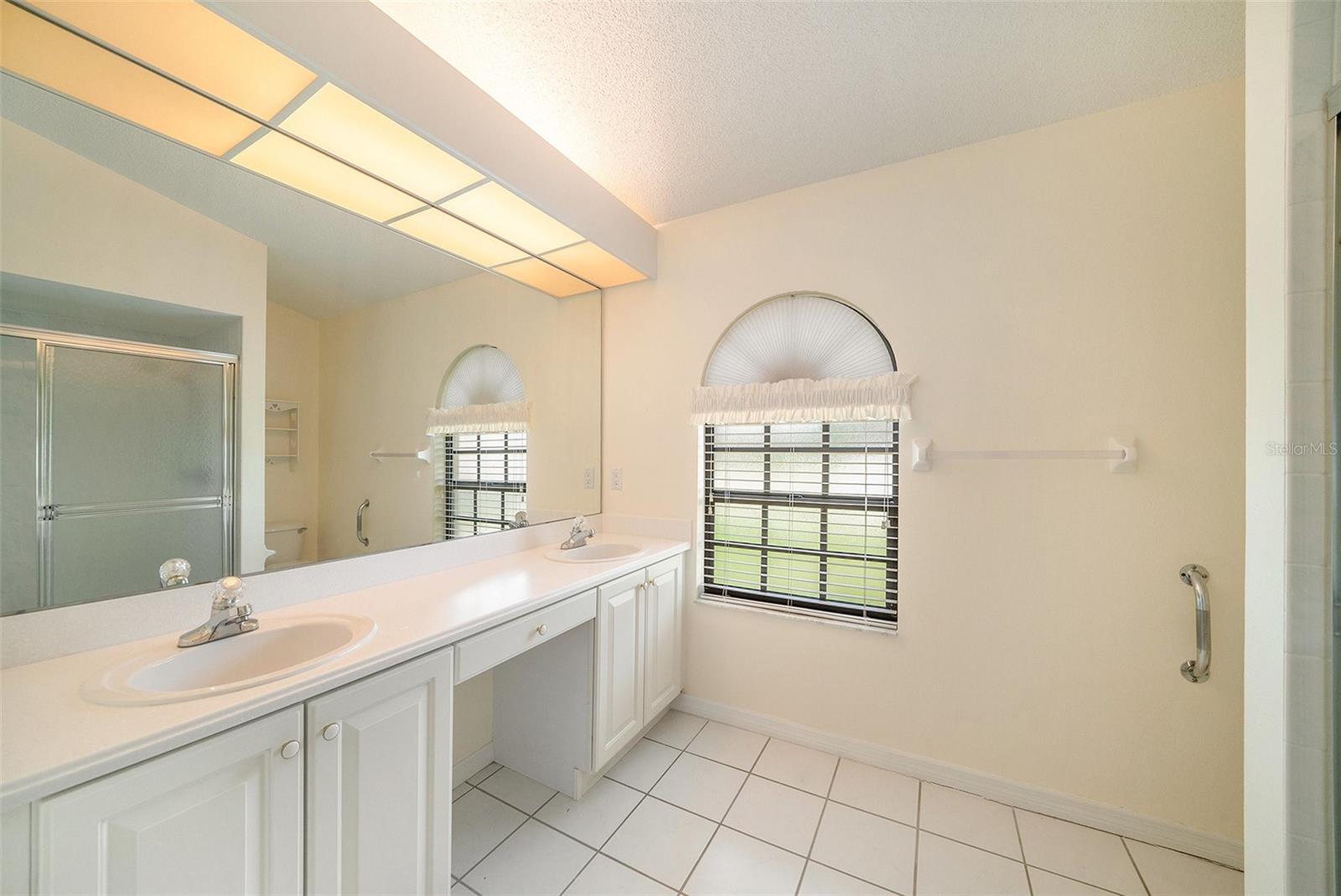 Image 12 of 23 For 13819 Stoneridge Drive