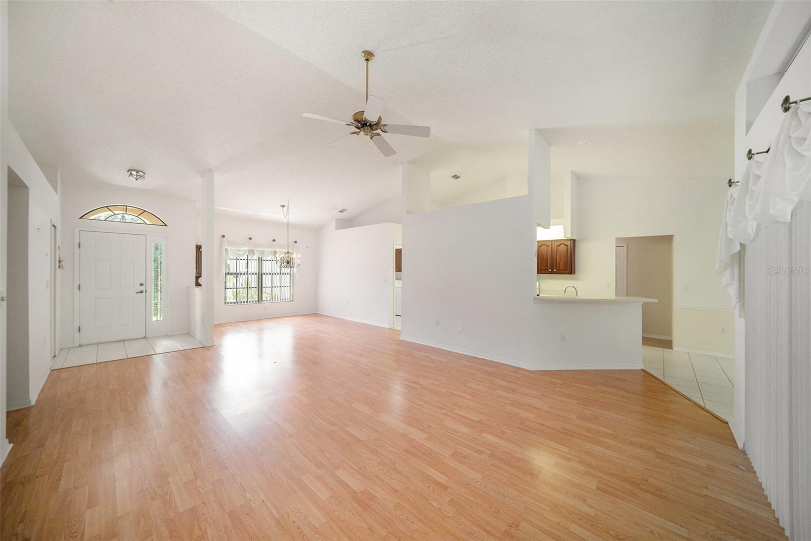 Image 3 of 23 For 13819 Stoneridge Drive