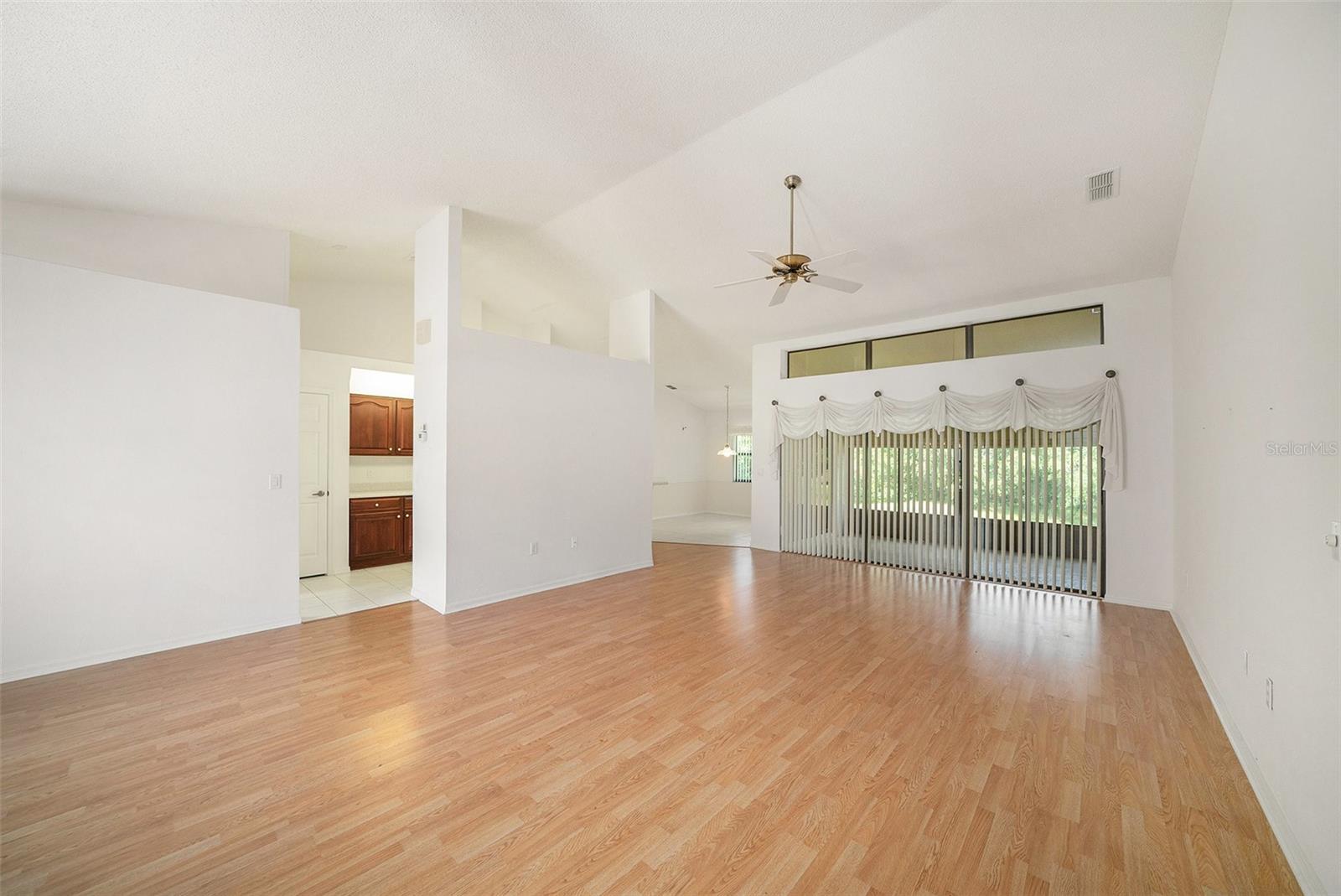 Image 4 of 23 For 13819 Stoneridge Drive
