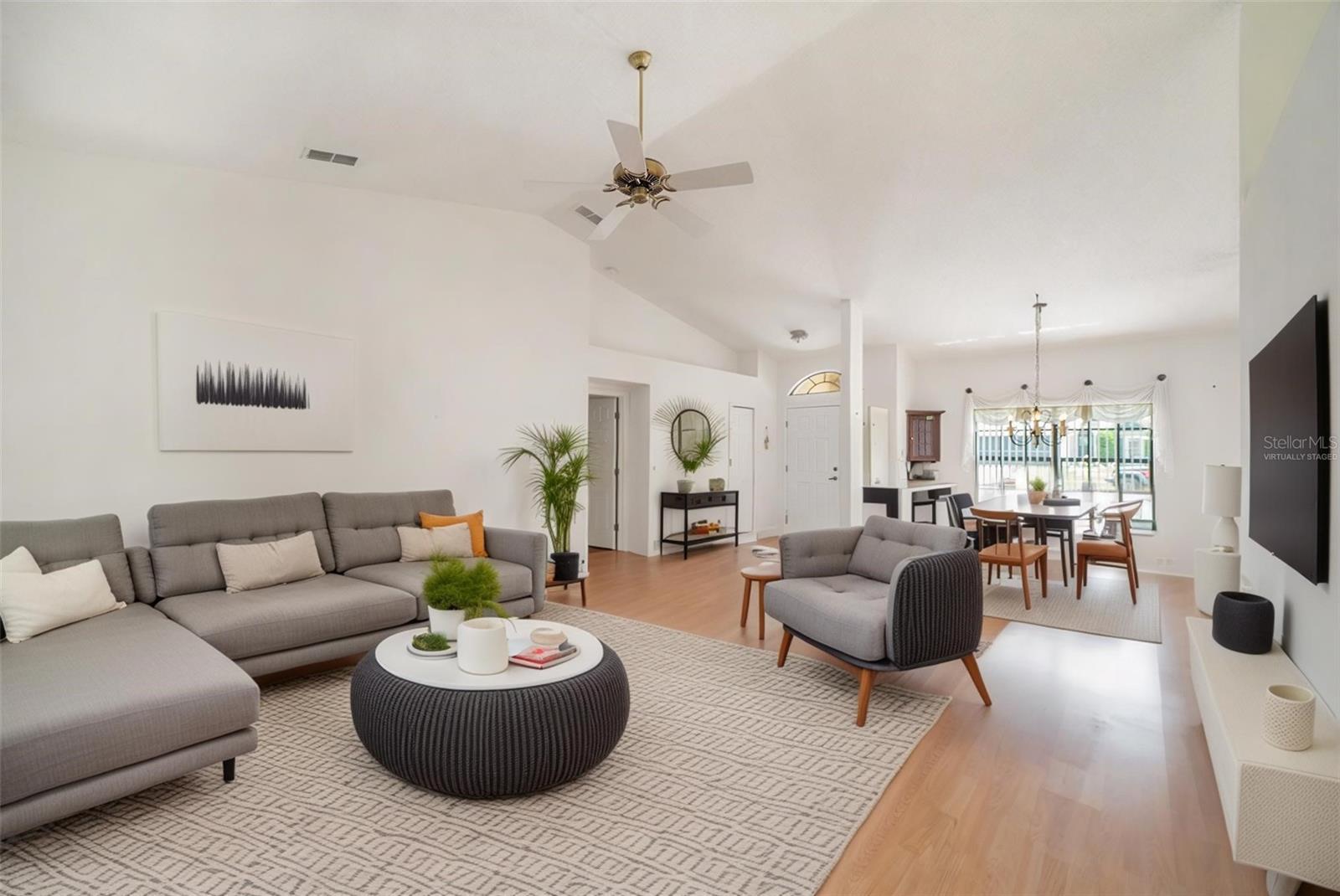 Image 5 of 23 For 13819 Stoneridge Drive