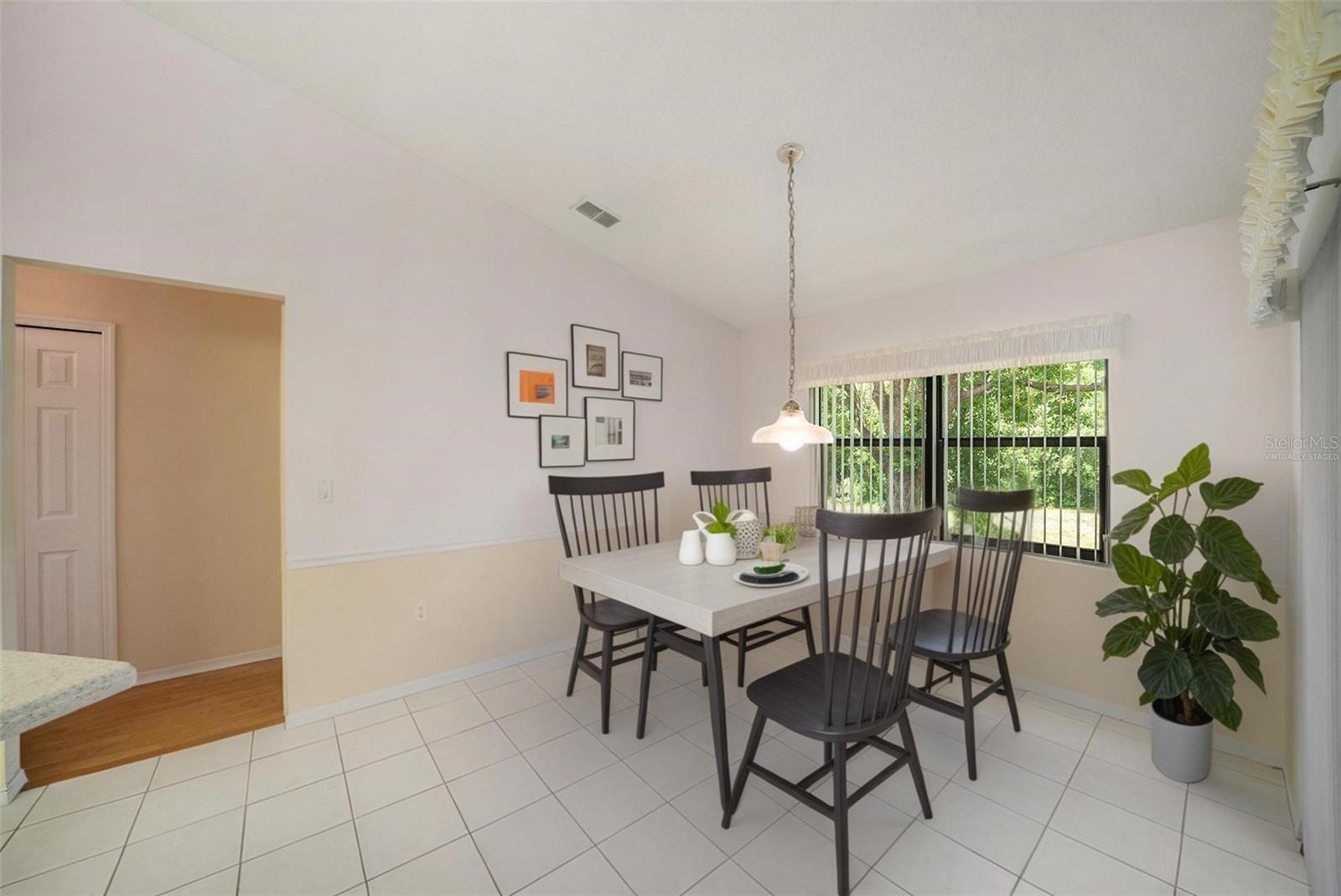 Image 9 of 23 For 13819 Stoneridge Drive