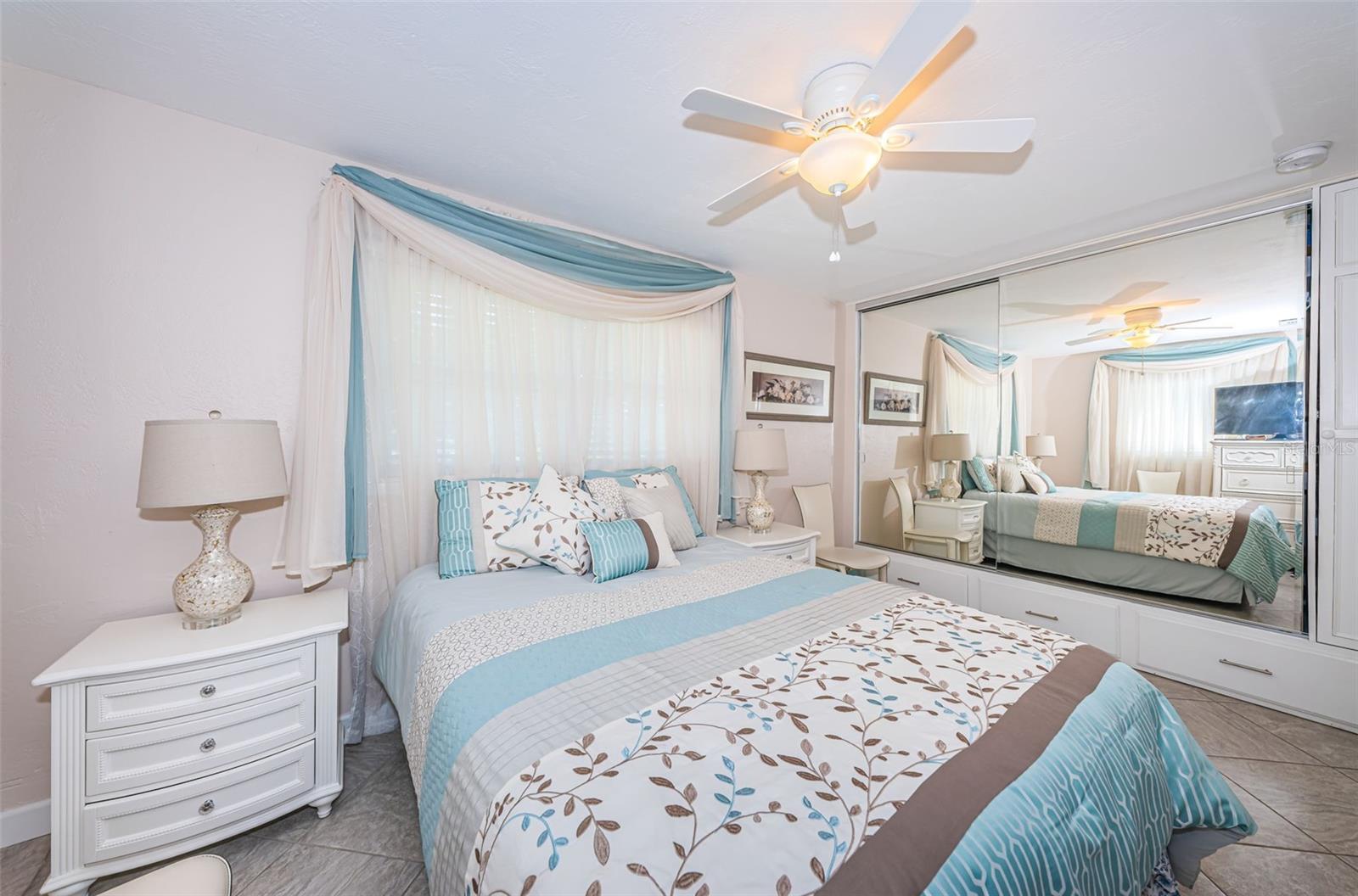 Image 17 of 37 For 5785 15th Avenue N