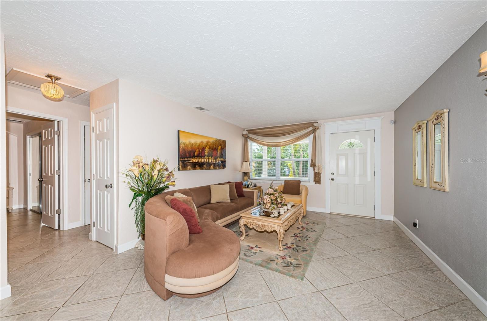 Image 21 of 37 For 5785 15th Avenue N