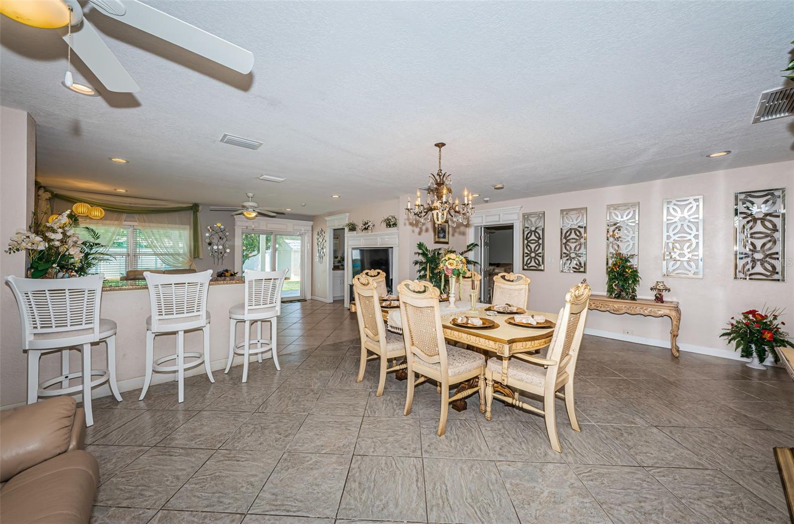 Image 22 of 37 For 5785 15th Avenue N