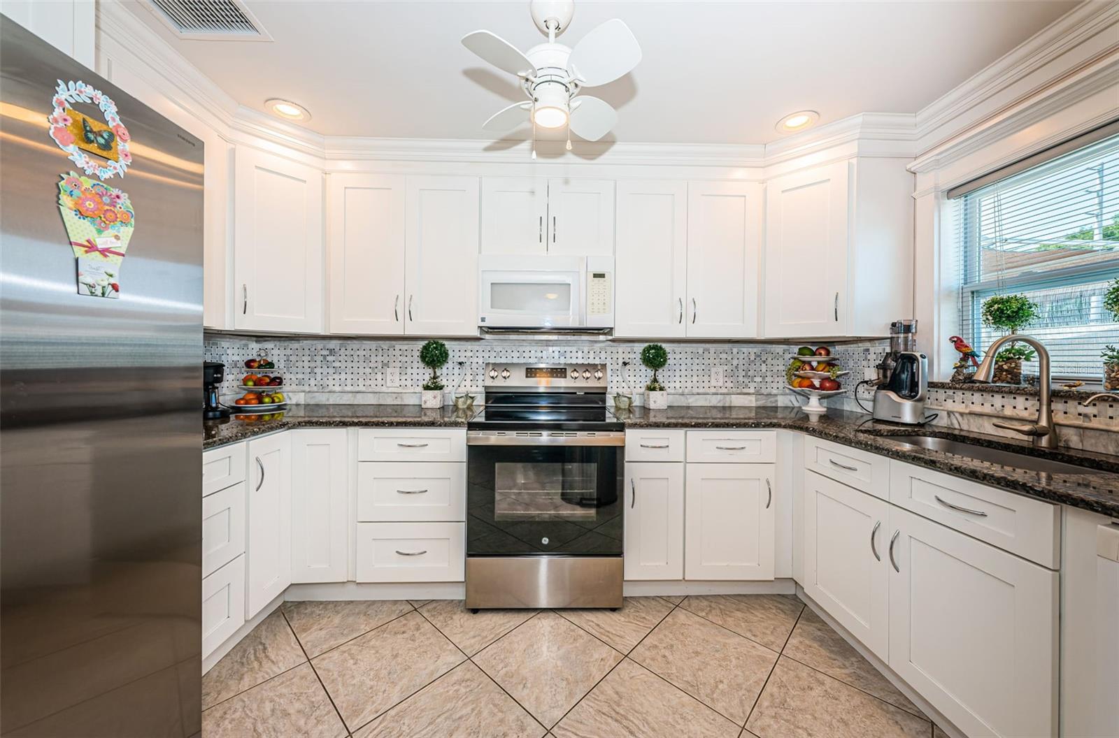 Image 5 of 37 For 5785 15th Avenue N