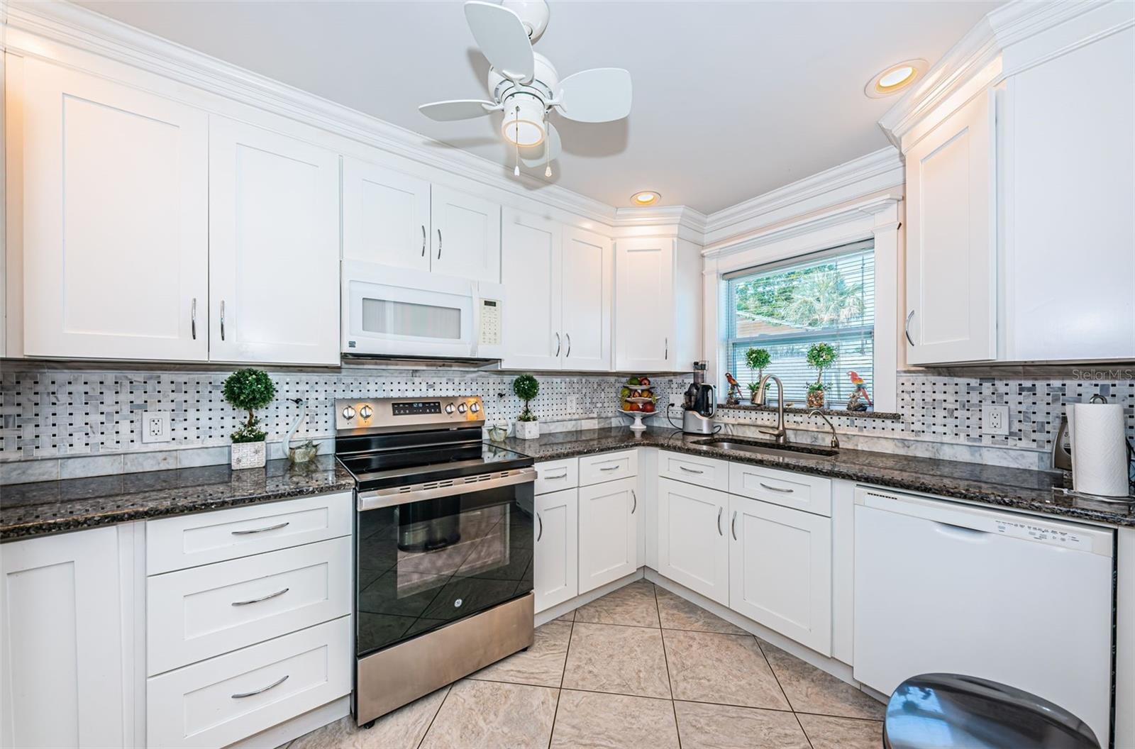 Image 6 of 37 For 5785 15th Avenue N