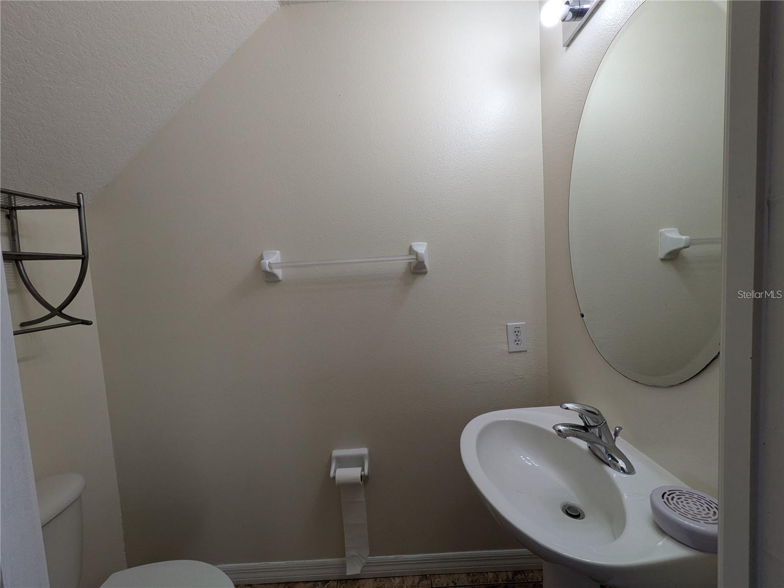 Image 11 of 21 For 12287 Country White Circle