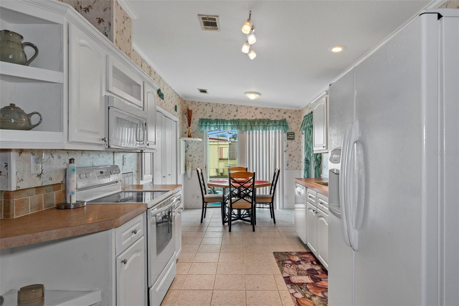 Image 13 of 39 For 9155 Fontaine Drive