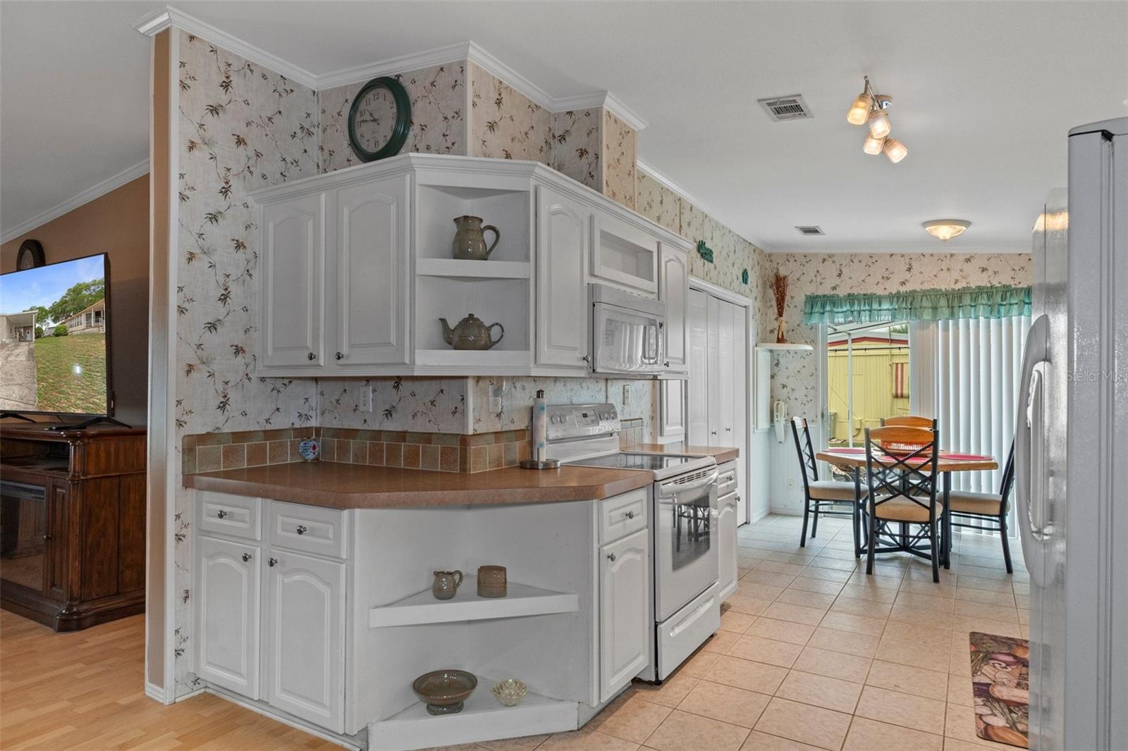 Image 14 of 39 For 9155 Fontaine Drive