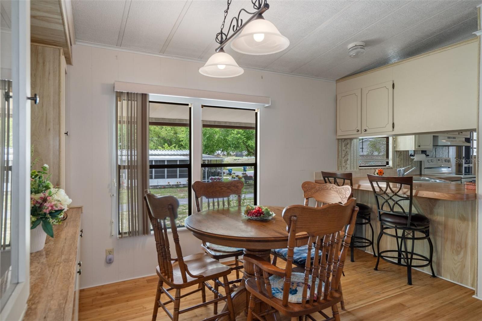 Listing photo id 9 for 12306 Club House Road