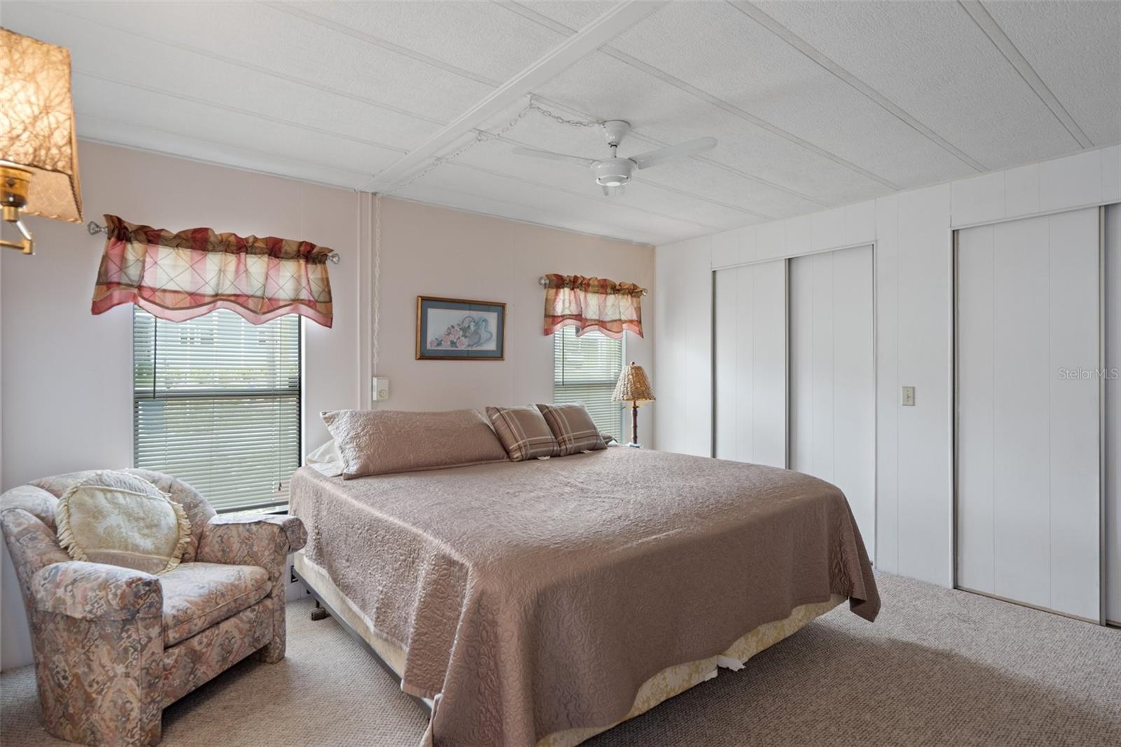 Listing photo id 17 for 12306 Club House Road